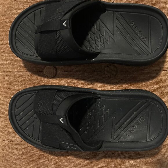 Vionic Rebound Black Women's Sandals - Picture 2 of 5